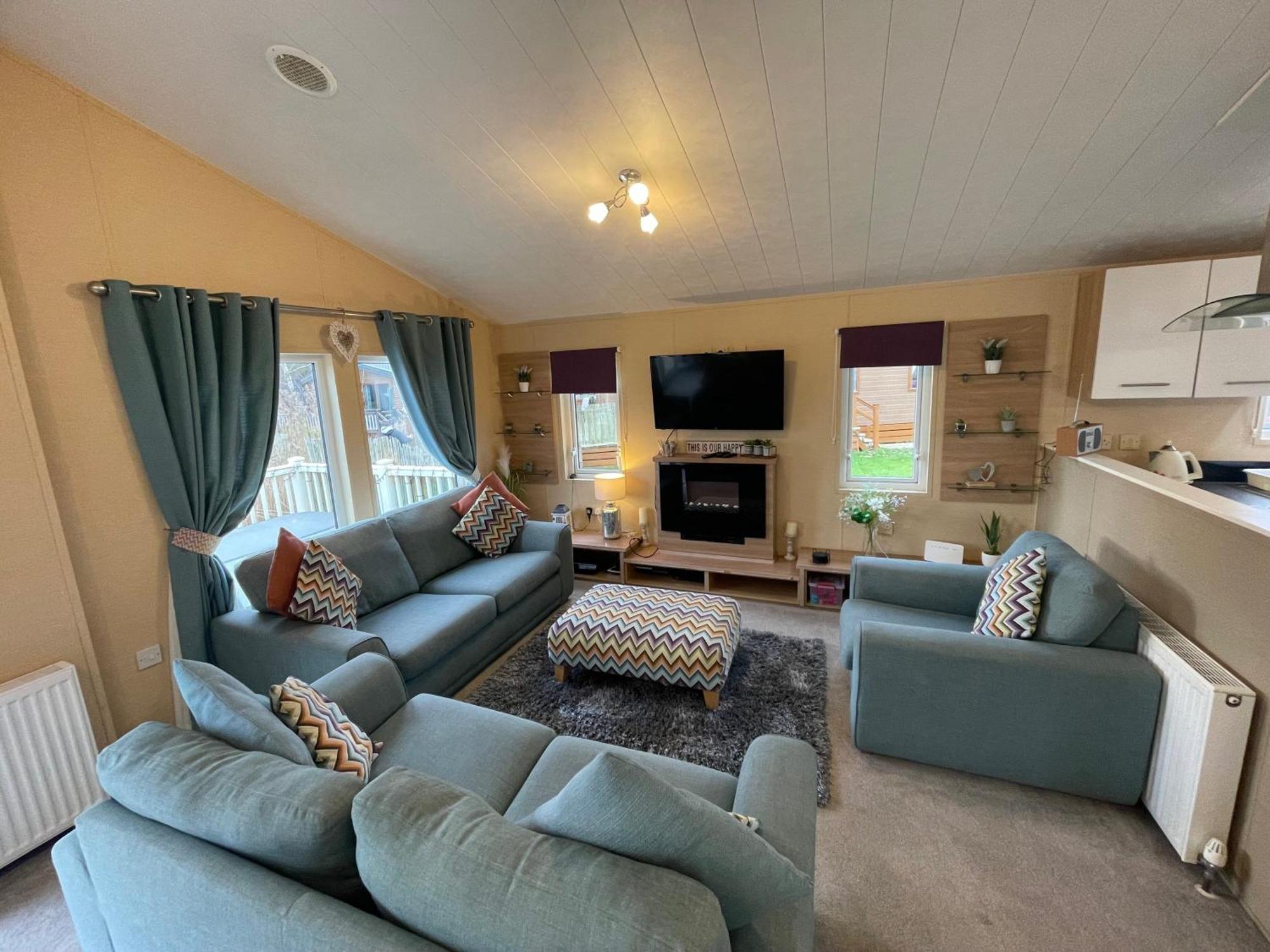 Luxury Lakeside Lodge L2 With Hot Tub Situated At Tattershall Lakes Country Park Kültér fotó